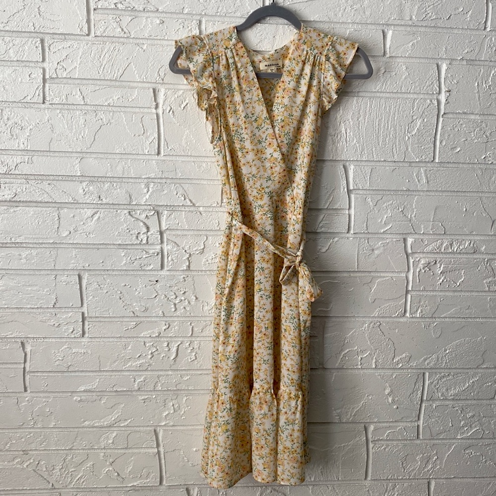 Yellow Flower flutter sleeve midi dress - size medium